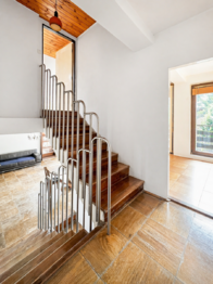 luxusní krátké mezonetové schodiště - Prodej domu 290 m², Ústí nad Labem