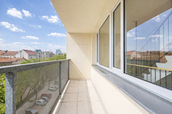 Lodžie - Prodej bytu 2+kk v osobním vlastnictví 47 m², Praha 7 - Holešovice