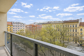 Lodžie - Prodej bytu 2+kk v osobním vlastnictví 47 m², Praha 7 - Holešovice