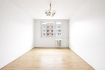 Obývací pokoj - Prodej bytu 2+kk v osobním vlastnictví 47 m², Praha 7 - Holešovice