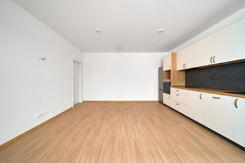 Obývací pokoj s kuchyní  - Pronájem bytu 3+kk v osobním vlastnictví 51 m², Hradec Králové