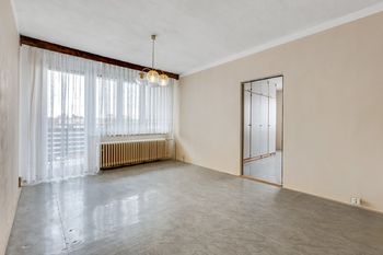 Obývací pokoj - Prodej bytu 3+1 v osobním vlastnictví 68 m², Horšovský Týn