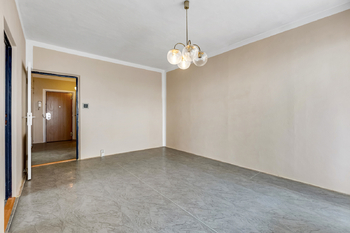 Obývací pokoj - Prodej bytu 3+1 v osobním vlastnictví 68 m², Horšovský Týn