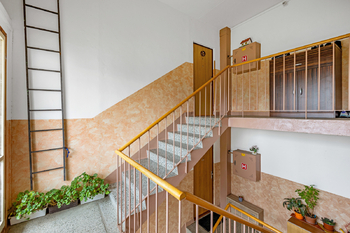 Chodba domu - Prodej bytu 3+1 v osobním vlastnictví 68 m², Horšovský Týn