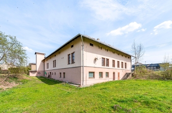 Prodej obchodních prostor 1080 m², Jablůnka