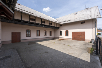 Prodej obchodních prostor 1080 m², Jablůnka