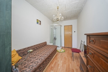 1.patro - Prodej domu 197 m², Praha 9 - Hostavice