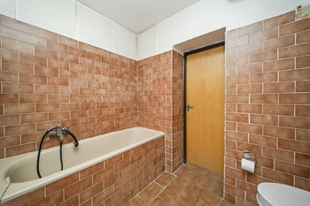 1.patro - Prodej domu 197 m², Praha 9 - Hostavice