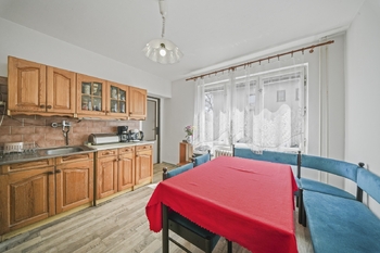 1.patro - Prodej domu 197 m², Praha 9 - Hostavice