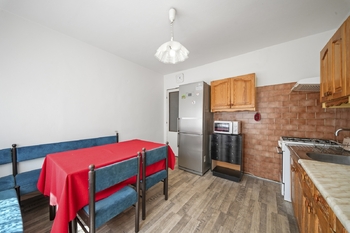 1.patro - Prodej domu 197 m², Praha 9 - Hostavice