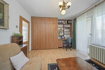 2.patro - Prodej domu 197 m², Praha 9 - Hostavice