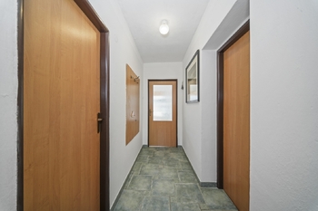 2.patro - Prodej domu 197 m², Praha 9 - Hostavice