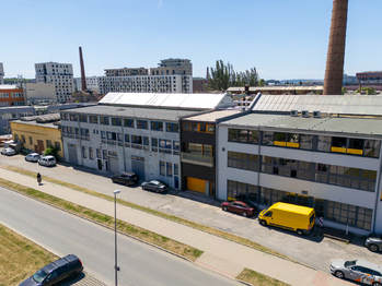 Pohled na dům - Prodej bytu 4+kk v osobním vlastnictví 115 m², Praha 9 - Vysočany