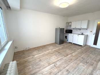 Pronájem bytu 1+kk v osobním vlastnictví 26 m², Praha 8 - Kobylisy