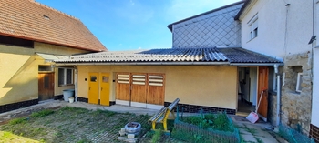 pohled na dílnu a zadní vstup do domu - Prodej domu 60 m², Dačice