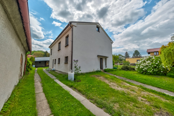Prodej domu 195 m², Hudlice