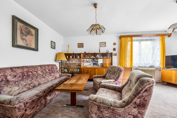 Prodej domu 195 m², Hudlice