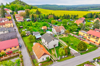 Prodej domu 195 m², Hudlice