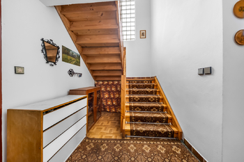 Prodej domu 195 m², Hudlice