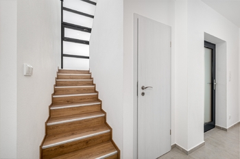 Schodiště - Prodej domu 143 m², Srubec