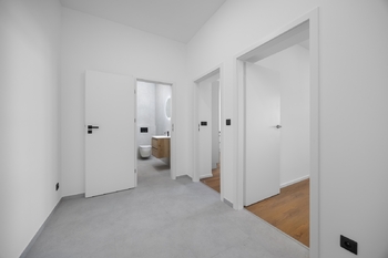 Chodba - Pronájem bytu 2+kk v osobním vlastnictví 46 m², Praha 4 - Nusle