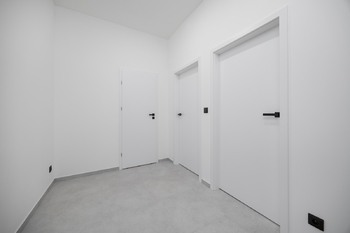 Chodba - Pronájem bytu 2+kk v osobním vlastnictví 46 m², Praha 4 - Nusle