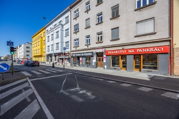 Dům - vchod - Pronájem bytu 2+kk v osobním vlastnictví 46 m², Praha 4 - Nusle