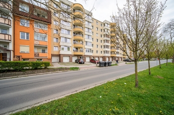 Prodej světlého a prostorného bytu 3+1, ulice Kozlovská, Přerov – skvělá lokalita - Prodej bytu 3+1 v osobním vlastnictví 86 m², Přerov 