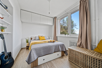 Pokoj - Prodej bytu 1+1 v osobním vlastnictví 33 m², Kroměříž
