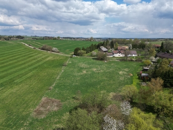 Prodej pozemku 1811 m², Planá