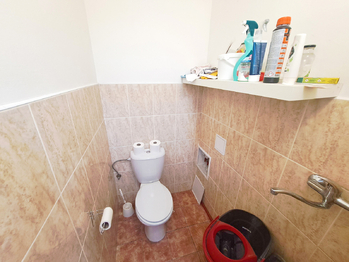 Pronájem obchodních prostor 90 m², Jablonec nad Nisou