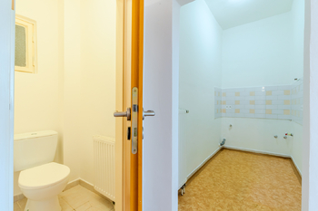samostatné WC - Prodej bytu 3+kk v osobním vlastnictví 96 m², Praha 4 - Nusle