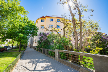Prodej bytu 2+kk v osobním vlastnictví 46 m², Praha 10 - Vršovice