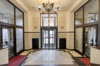 vstupní prostory do budovy - Pronájem kancelářských prostor 52 m², Praha 1 - Nové Město