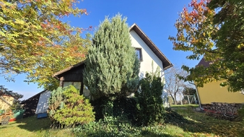 Prodej pozemku 590 m², Zbrašín