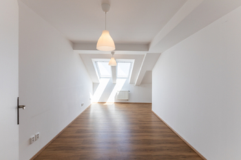 Pronájem bytu 2+kk v osobním vlastnictví 67 m², Praha 5 - Radotín