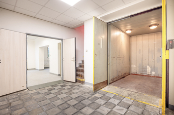 Pronájem výrobních prostor 1270 m², Rudná