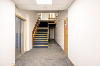 Pronájem výrobních prostor 1270 m², Rudná
