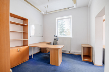 Pronájem výrobních prostor 1270 m², Rudná