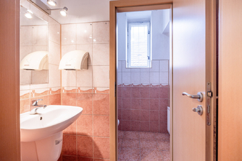 Pronájem výrobních prostor 1270 m², Rudná