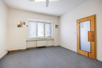 Pronájem výrobních prostor 1270 m², Rudná