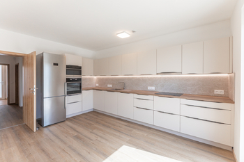 Pronájem domu 107 m², Praha 9 - Hostavice