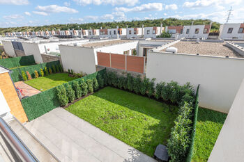 Pronájem domu 107 m², Praha 9 - Hostavice