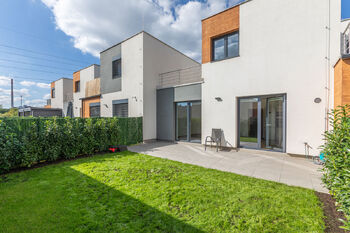 Pronájem domu 107 m², Praha 9 - Hostavice