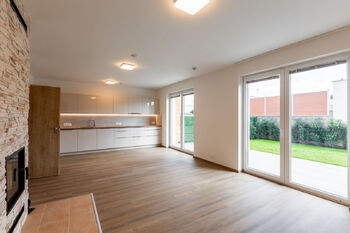 Pronájem domu 107 m², Praha 9 - Hostavice