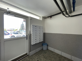 Prodej bytu 3+1 v osobním vlastnictví 65 m², Praha 9 - Horní Počernice