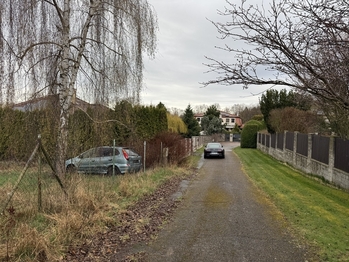 příjezdová komunikace - Pronájem pozemku 1112 m², Louňovice