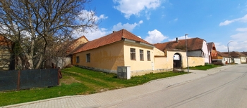 pohled zleva - Prodej chaty / chalupy 188 m², Dešná