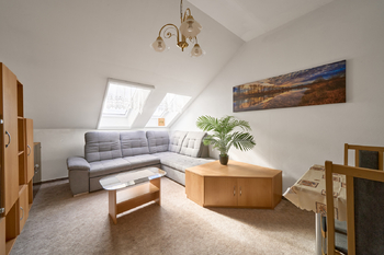 Obývací pokoj - Prodej bytu 2+kk v osobním vlastnictví 51 m², Hradec Králové