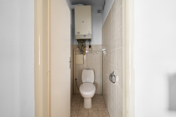 WC - Prodej bytu 2+kk v osobním vlastnictví 51 m², Hradec Králové